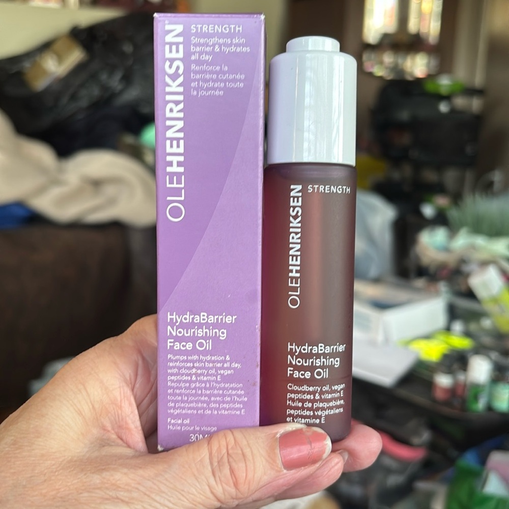 OLEHENRIKSEN Hydrabarrier Nourishing Face Oil - Picture 1 of 3